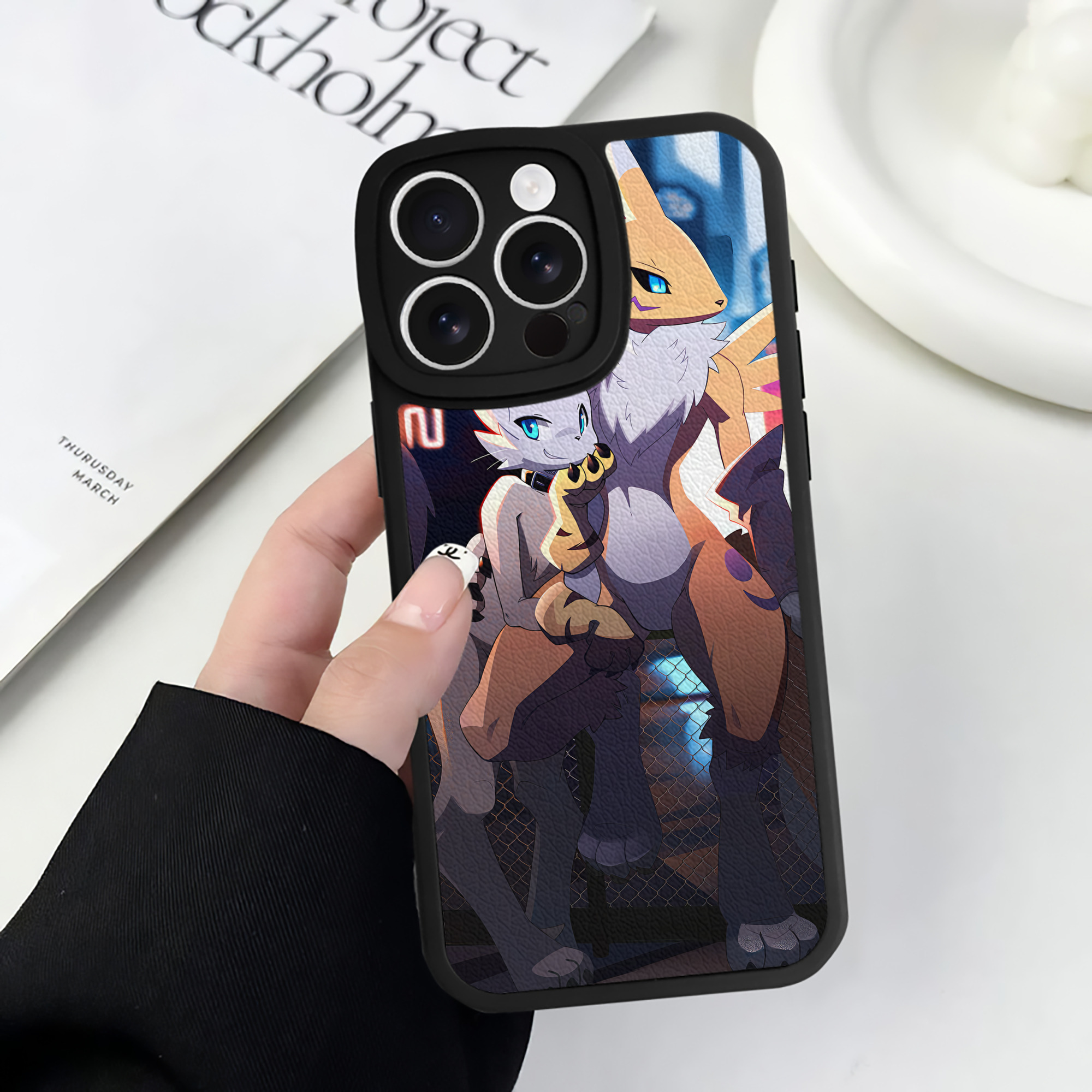 （画像用） Digimon デジタルモンスター/デジモン 【iPhone 16シリーズ対応】シリコンスマホケース（レザー調） 材質：シリコン